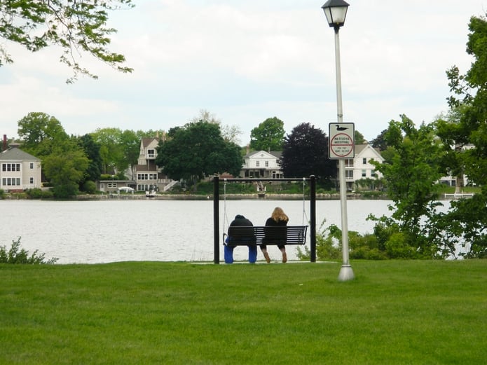 Thomas-Steele-Langdon-Swing-Bench-LABS2