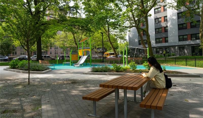 Thomas-Steele-Walden-Picnic-Table